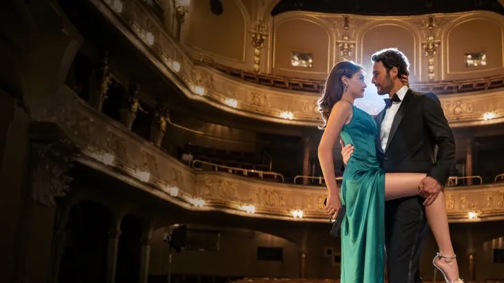 Romantik Hırsız izle